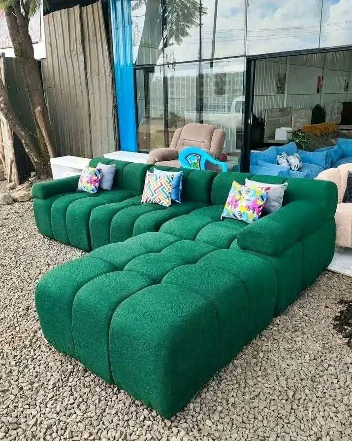 Sectional bubble seat 