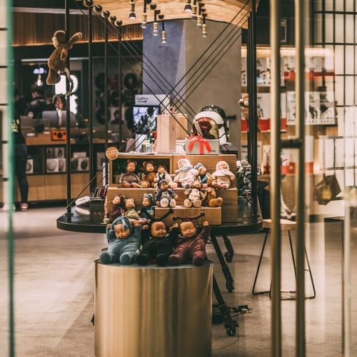 Evrenin sonsuzluğunu ve gizemini temsil eden bir galaksi görseli