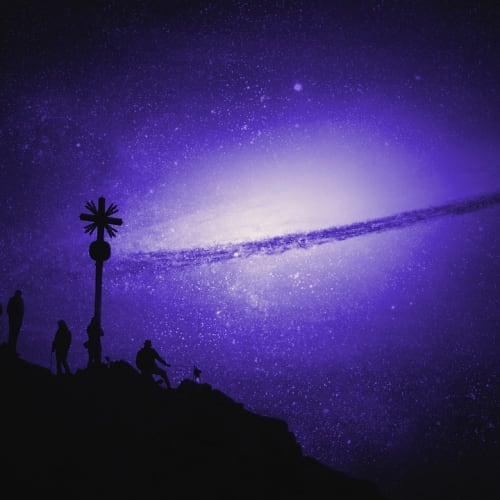 Roswell'de düşen UFO'nun olası bir görselleştirmesi, uzaylılarla ilk temas iddialarının en ünlü örneklerinden birini temsil ediyor.