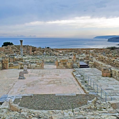 Peru'nun And Dağları'nda yer alan Machu Picchu antik İnka şehrinin panoramik görüntüsü.