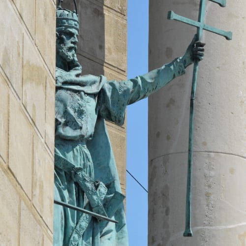 Harriet Tubman'ın portresi, kölelikten kaçışına ve Underground Railroad'daki rolüne atıfta bulunuyor.