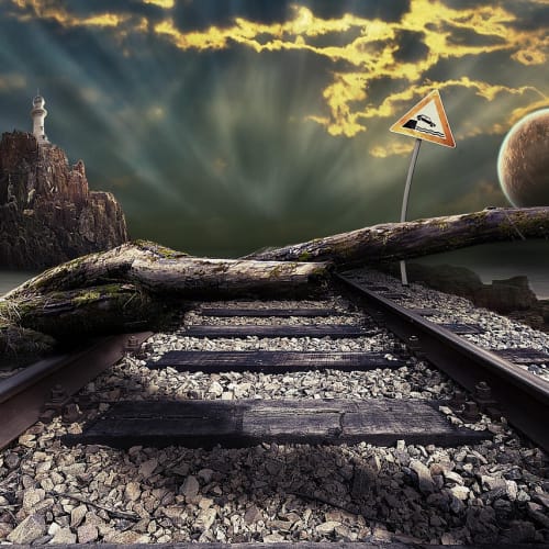 James Webb Uzay Teleskobu'nun ilk renkli görüntüleri, evrenin derinliklerindeki galaksileri ve gezegenleri gösteriyor.