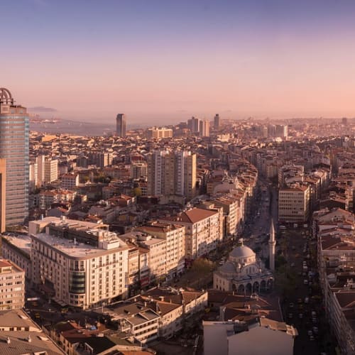 İstanbul'daki Topkapı Sarayı, Osmanlı İmparatorluğu'nun ihtişamlı mimarisinin ve zengin tarihinin bir sembolüdür.