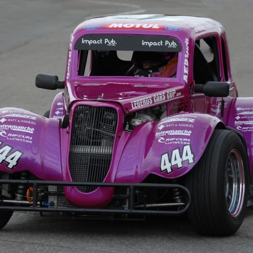 Beynin farklı bölgelerini gösteren bir illüstrasyon, bilimsel efsanelerin psikolojik kökenlerini anlamanın önemini vurgulamaktadır.