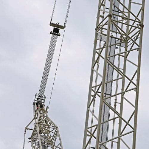 Evrenin genişlemesini gösteren bir görsel, Büyük Patlama'dan günümüze evrenin evrimini temsil etmektedir.