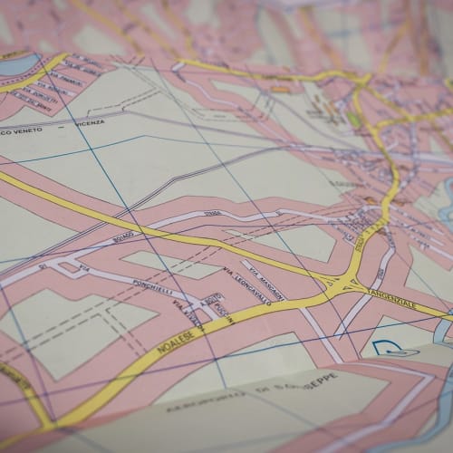 James Webb Uzay Teleskobu'nun bir görseli, evrende yeni gezegenler ve yaşam belirtileri arayışını temsil ediyor.