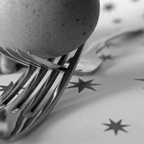 Evrende yaşamın oluşumunu ve potansiyel olarak yaşanabilir gezegenleri gösteren bir görsel.