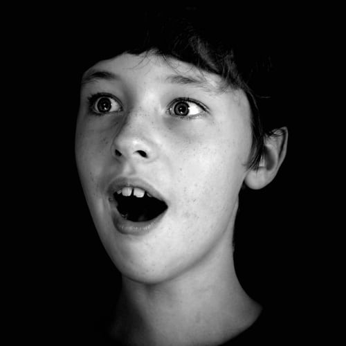 Evrenin sonsuzluğunu ve insan beyninin karmaşıklığını gösteren bir görsel.