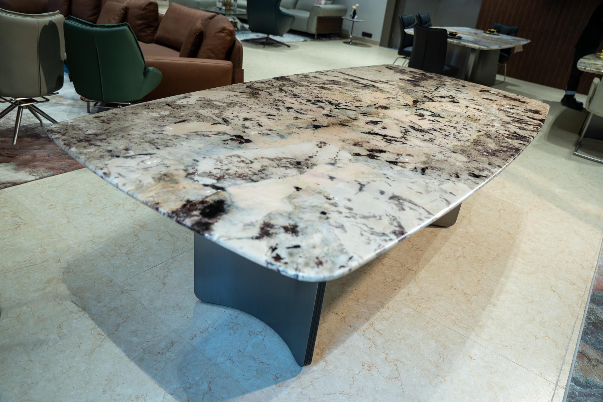 Splendour White Quartzite Dining table - View 1