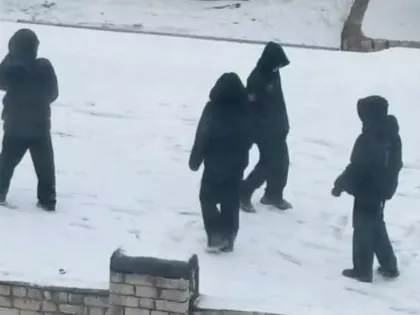 «Взрывают и матерятся». Нижегородцы бьют тревогу из-за банды малолеток