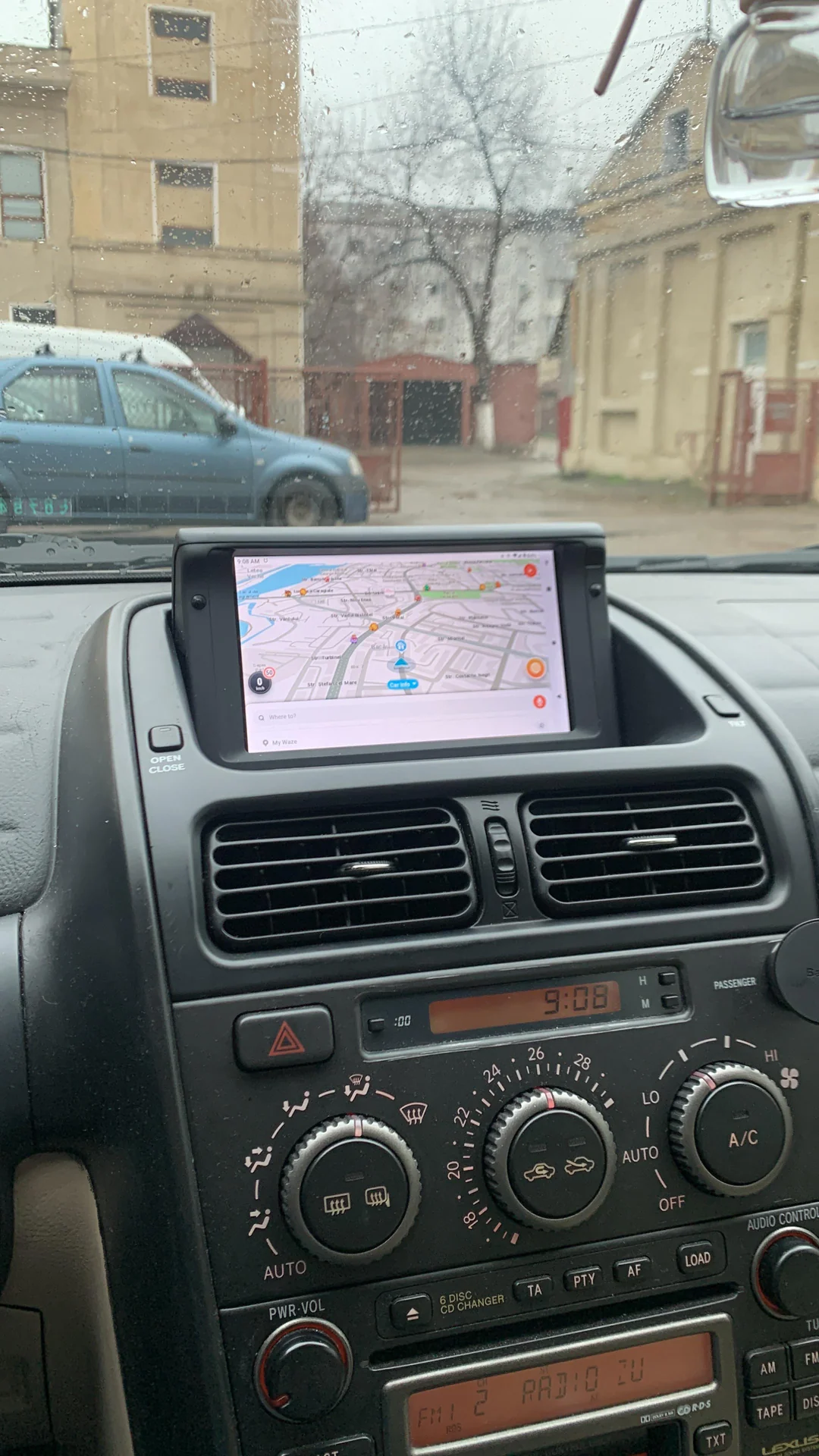 is200 custom dash en central panel GPS