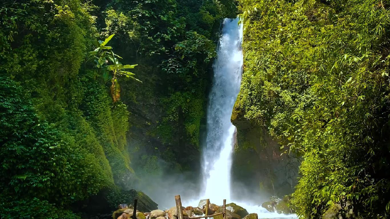 Kanchanjunga Waterfalls