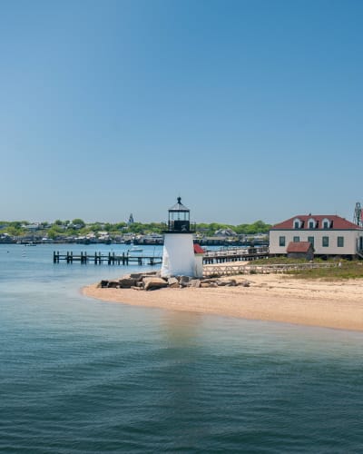 An image of a urban and travel in a beach with a calm atmosphere.
