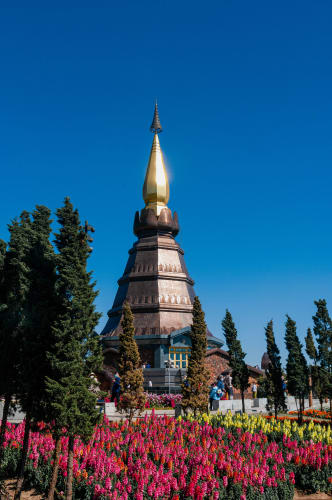 An image of a travel in a cultural site.