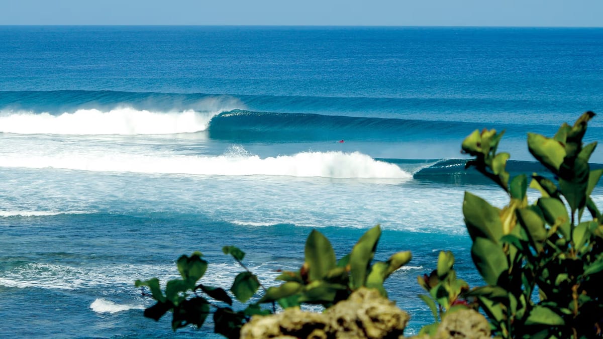 Pacifico surf spot, northern Siargao