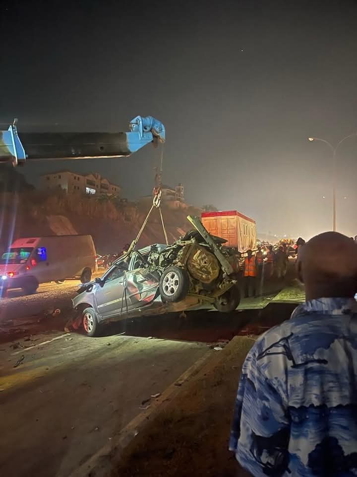 SIX PEOPLE KILLED, 18 VEHICLES DESTROYED IN ROAD CRASHES, GAS TANKER EXPLOSION AT KARU, NEAR ABUJA