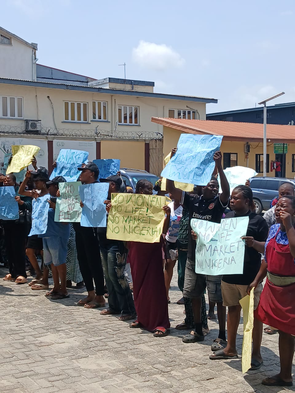 Amuwo-Odofin Council Chairman Intervenes in Protest by Festac Town Traders Against Federal Housing Authority
