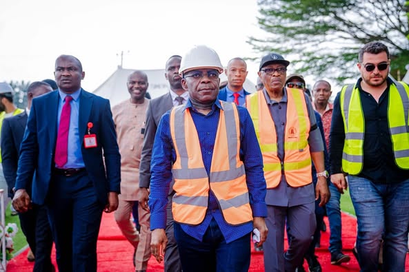 ABIA STATE GOVERNOR SHOWCASES INVESTMENT POTENTIALS IN UKWA WEST, AS ROAD RECONSTRUCTION BEGINS
