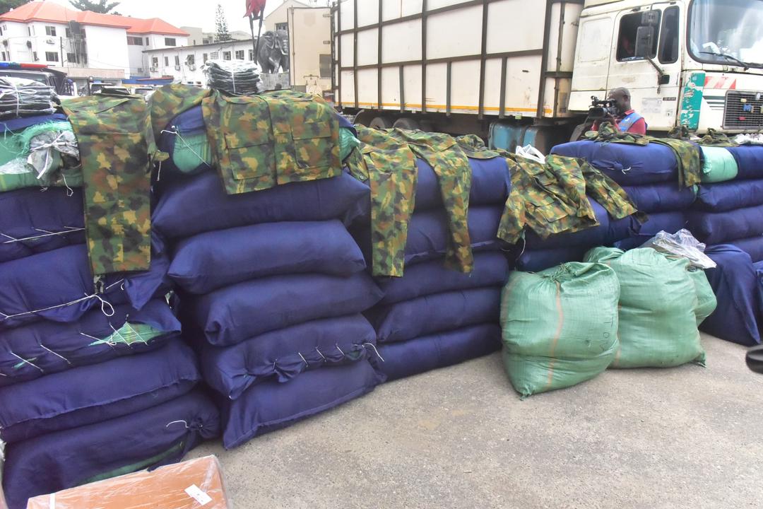 Police Intercept Truck Conveying 47 Sacks of Army Camouflage in Lekki, Lagos