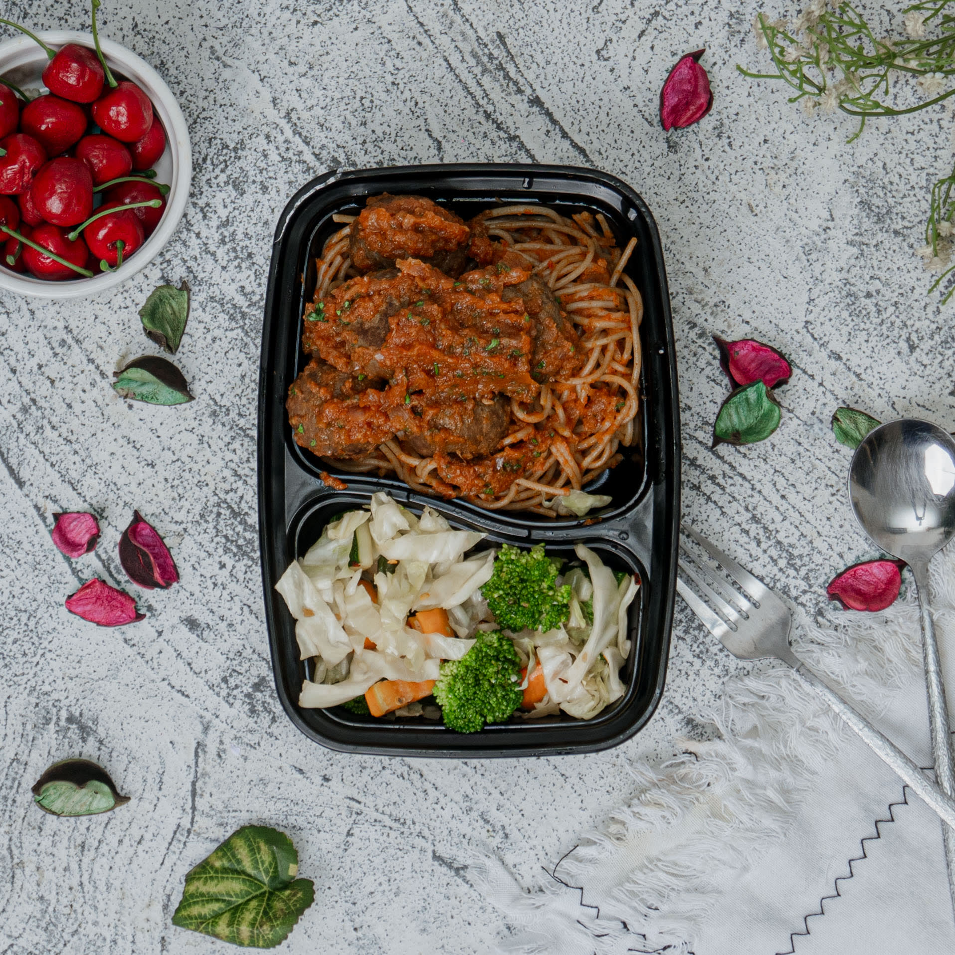 Whole grain pasta / meatball stew / sautéed veg