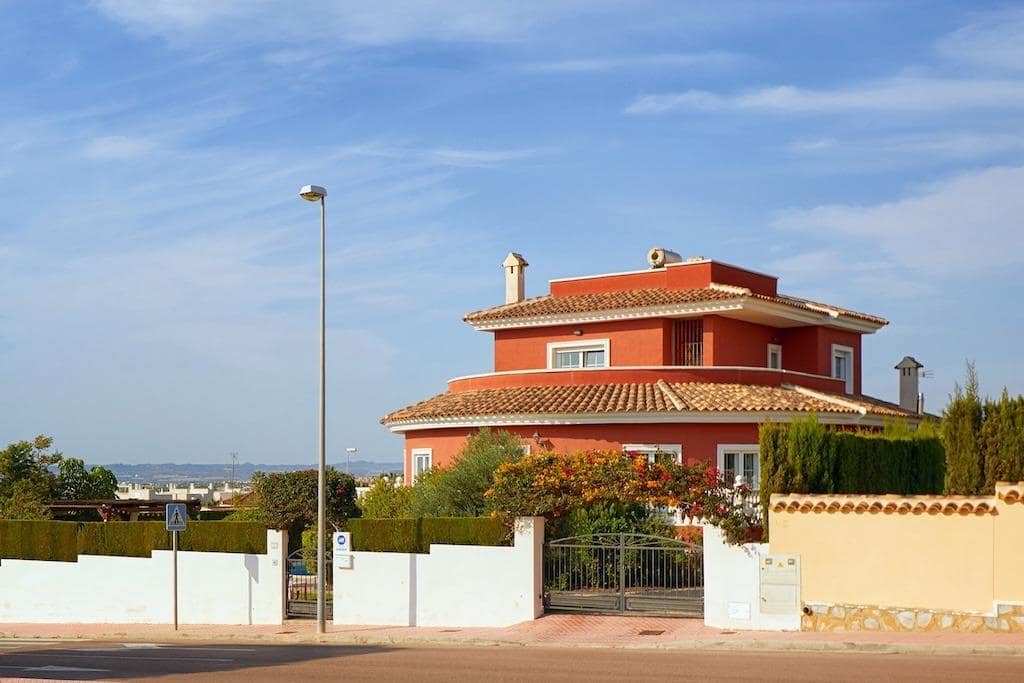 5 bedroom Villa in Rojales