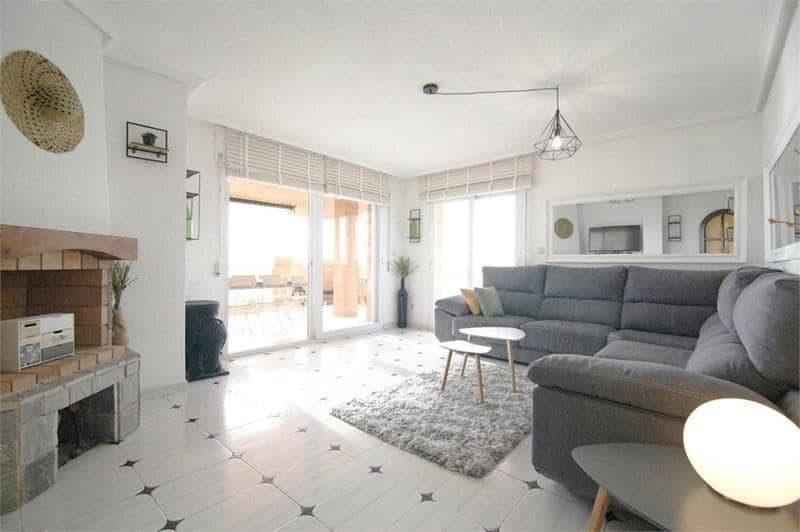 Four bed penthouse apartment with sea views in la manga
