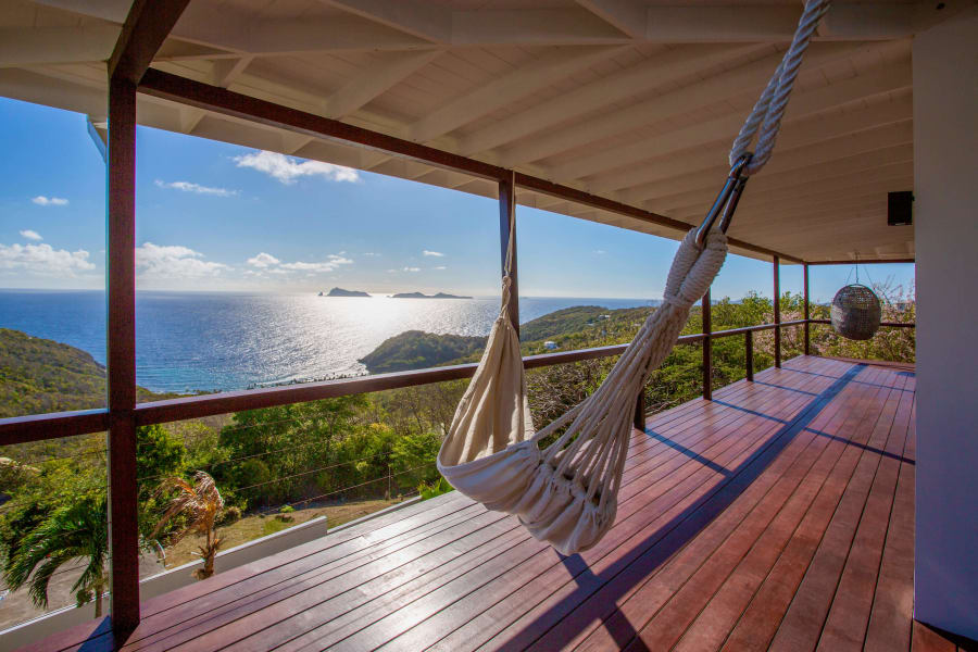 Hammock on the penthouse terrace with ocean views