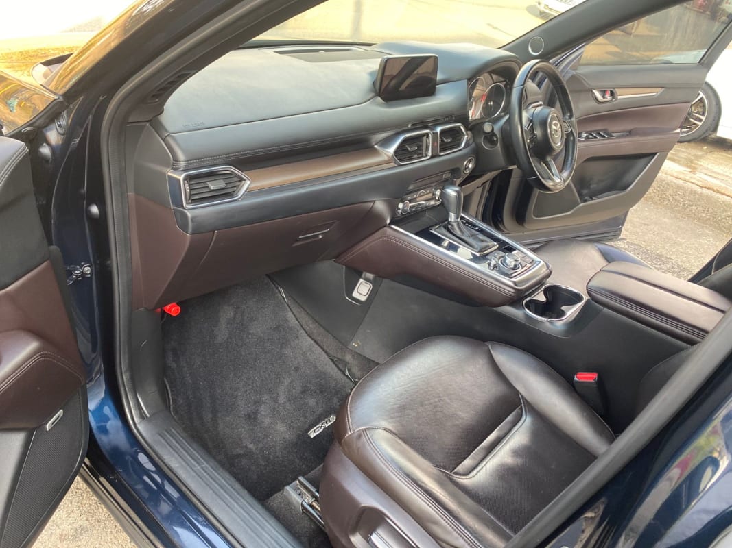 2017 Mazda Cx8 - Image 2