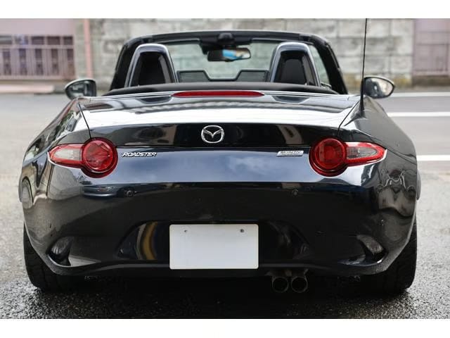 2019 Mazda Roadster - Image 5