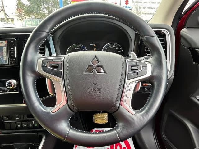 2019 MITSUBISHI OUTLANDER P-HEV - Image 4