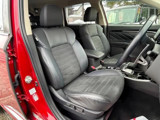 2019 MITSUBISHI OUTLANDER P-HEV - Image 7