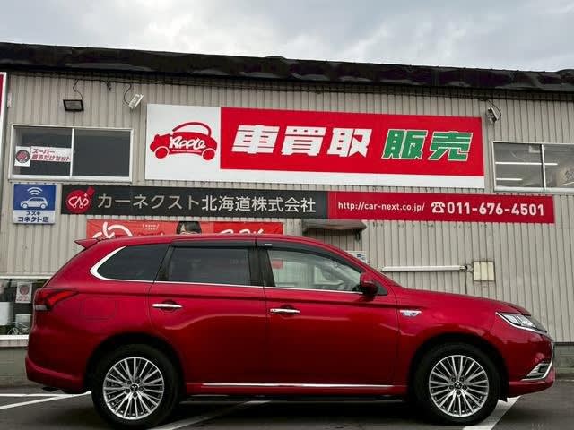 2019 MITSUBISHI OUTLANDER P-HEV - Image 12