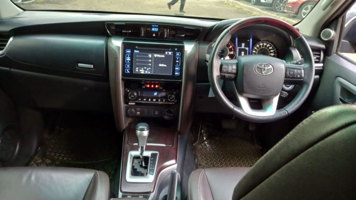Toyota Fortuner - Image 2
