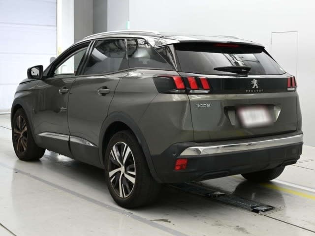 2019 PEUGEOT 3008 - PETROL - Image 4