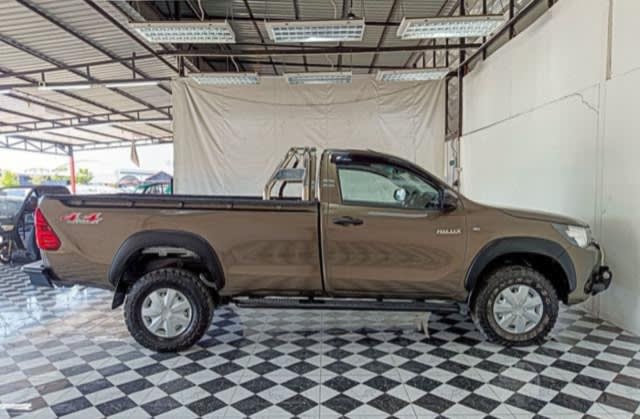 2019 TOYOTA HILUX 4WD SINGLE CAB - Image 2