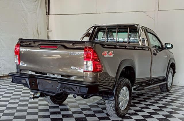 2019 TOYOTA HILUX 4WD SINGLE CAB - Image 3