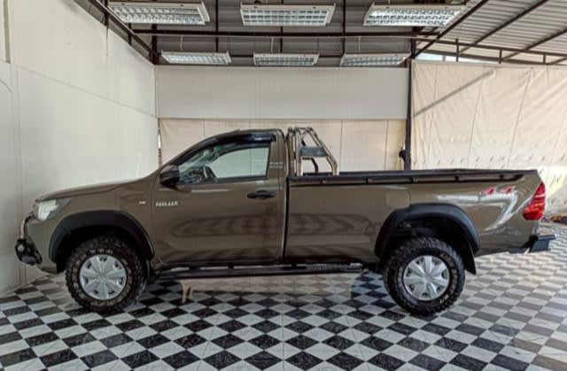 2019 TOYOTA HILUX 4WD SINGLE CAB - Image 5