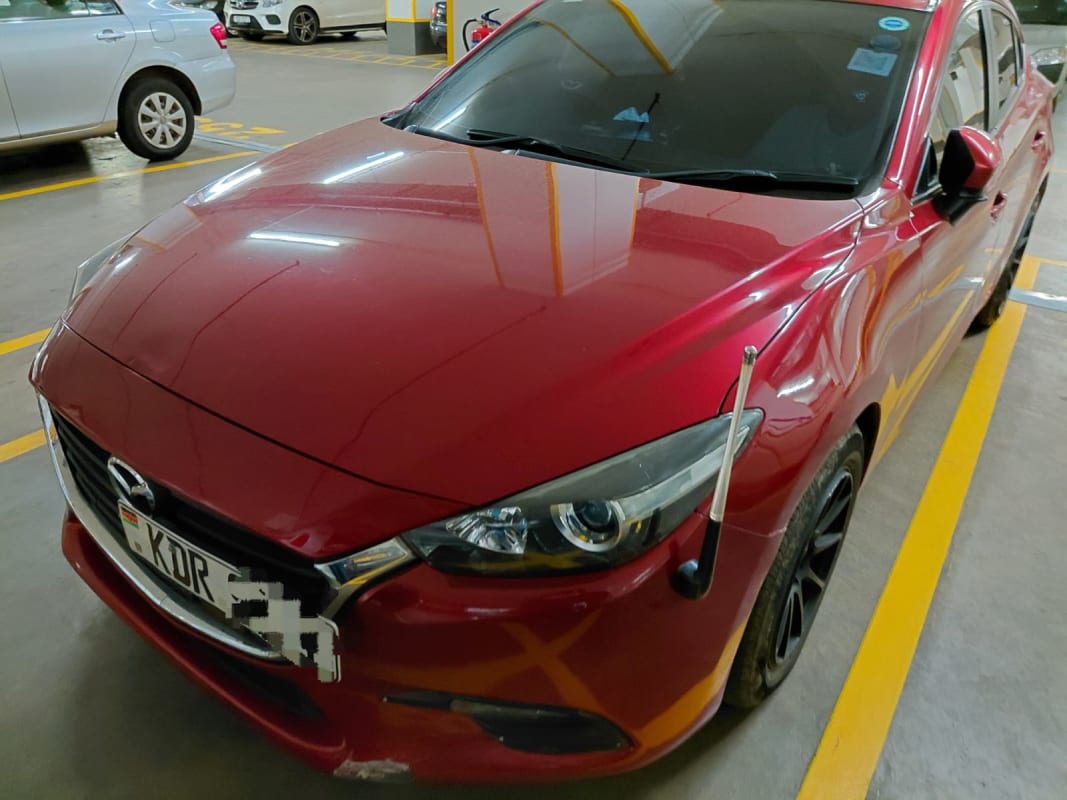 Mazda Axela 2018 - Image 5