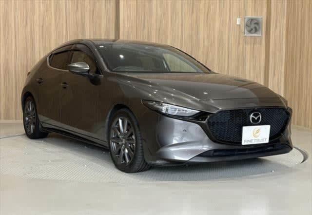 2019 Mazda 3 Hatch - Image 2