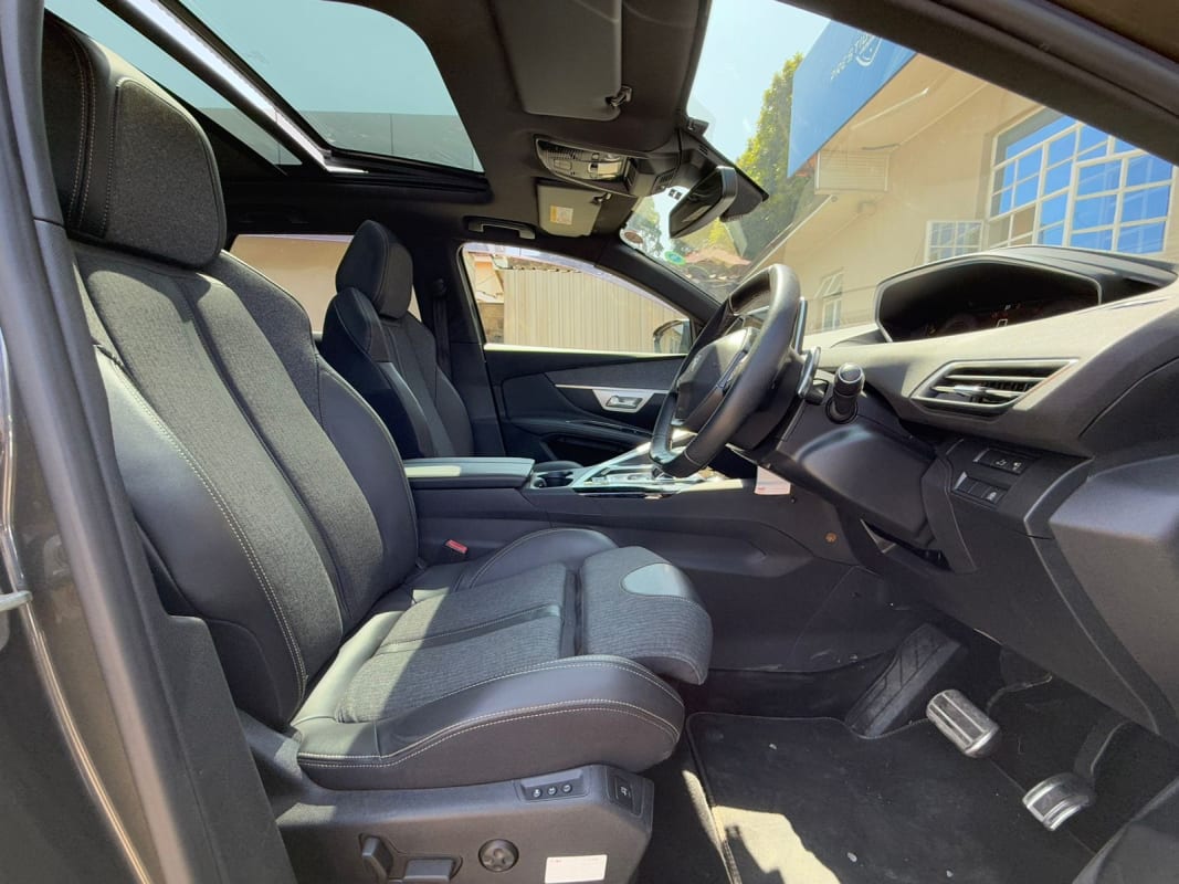 2019 Peugeot 3008 - Image 4