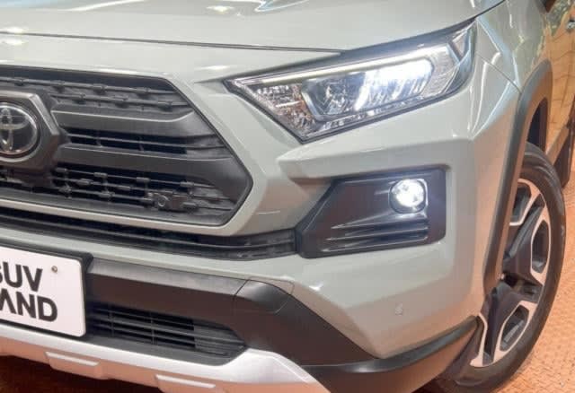 2020 Toyota RAV4  - Image 7