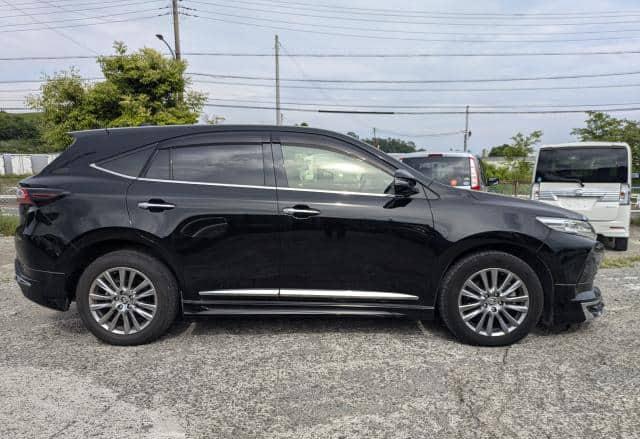 2019 Toyota Harrier - Image 3