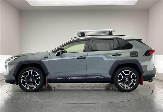 2020 Toyota RAV4 - Image 3