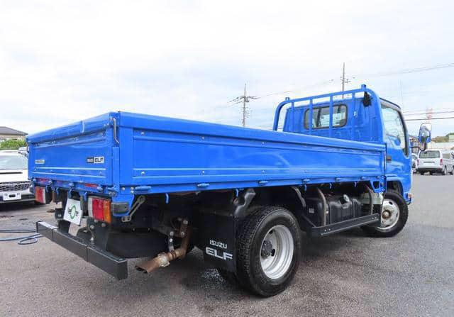 2019 Isuzu Elf - Image 2