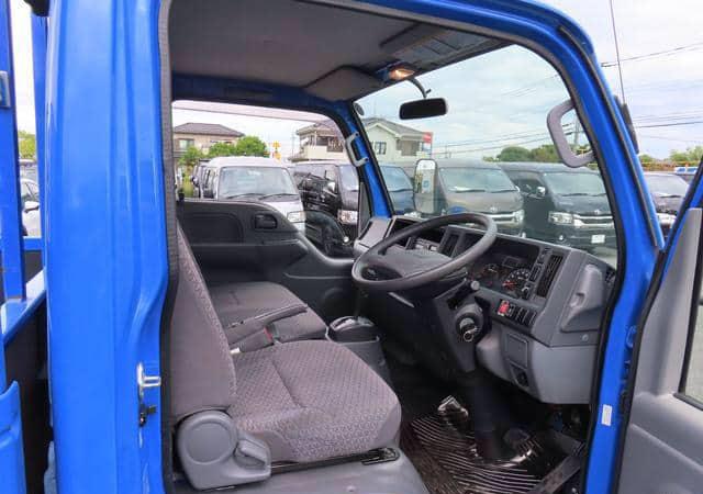 2019 Isuzu Elf - Image 5