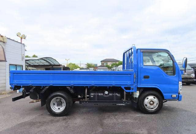 2019 Isuzu Elf - Image 11