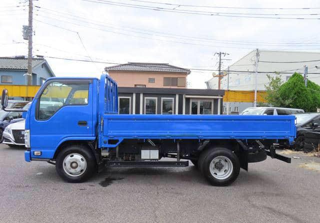 2019 Isuzu Elf - Image 12