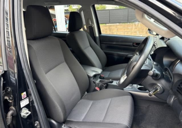 2019 TOYOTA HILUX 4WD DOUBLE CAB Z Grade - Image 5