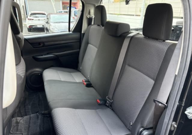 2019 TOYOTA HILUX 4WD DOUBLE CAB Z Grade - Image 8
