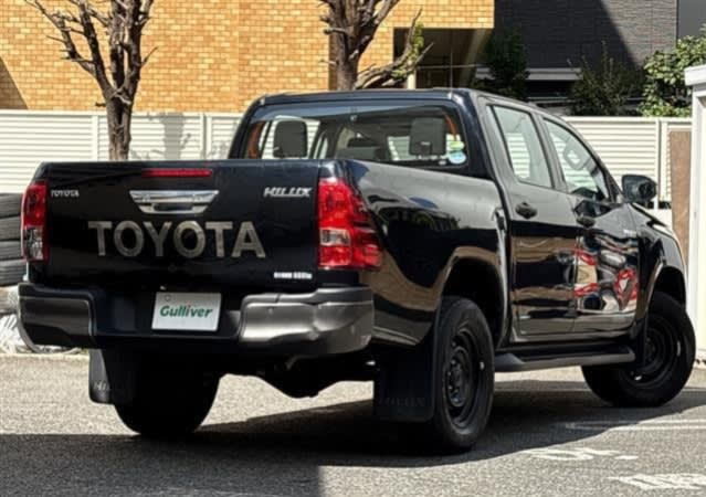 2019 TOYOTA HILUX 4WD DOUBLE CAB Z Grade - Image 10